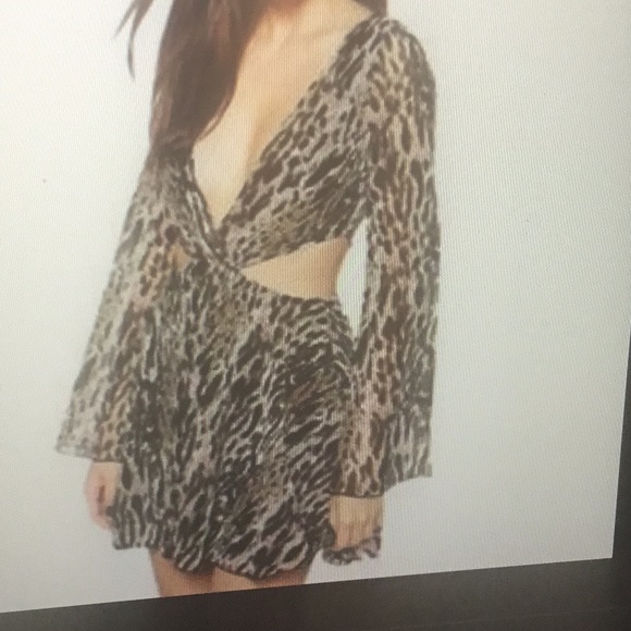 LEOPARD DRESS CUT OUT SIDES, PARTY DRESS. - Picture 2 of 6